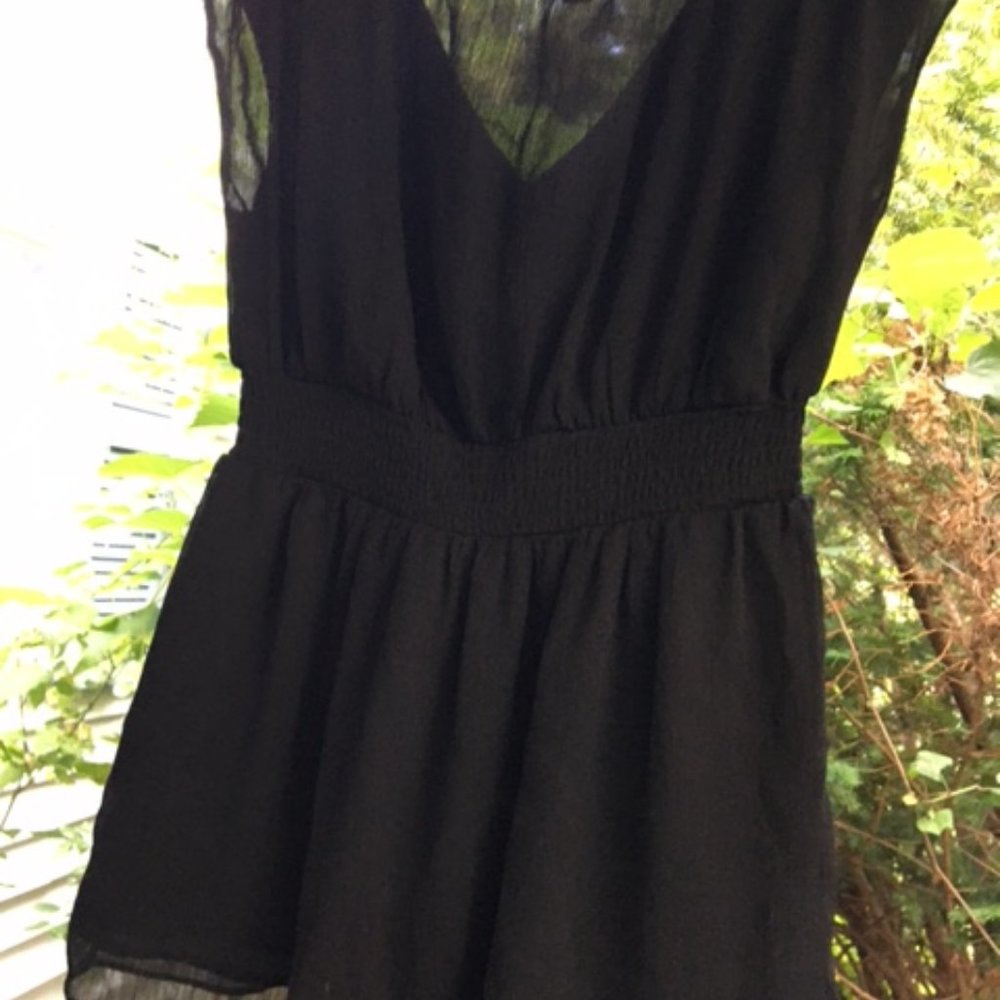 Beautiful NWOT Black Party/professional top with flowers size 4 - Picture 7 of 8